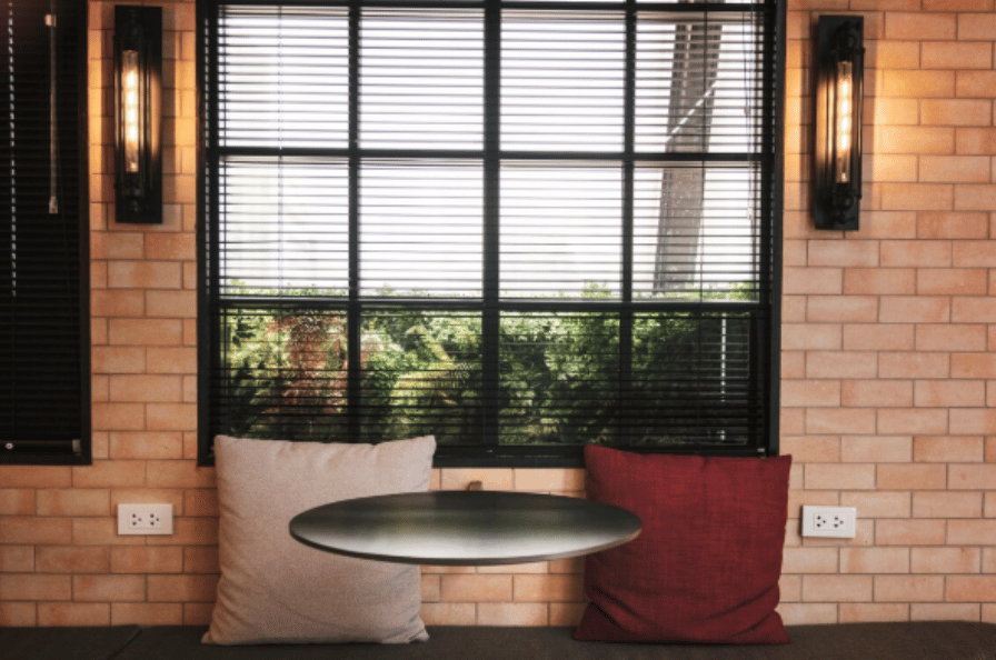 Vantagens de um ambiente com persianas
